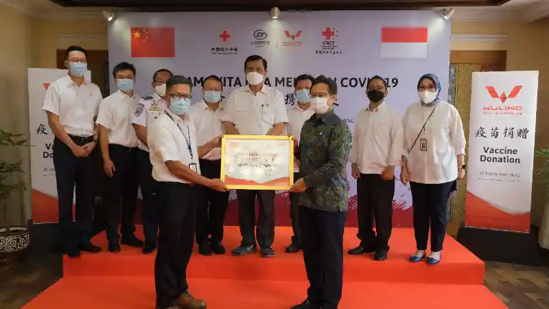 Foto - Tiga Menteri Jokowi Kunjungi Wuling. Kode Keras Era Mobil Listrik Indonesia