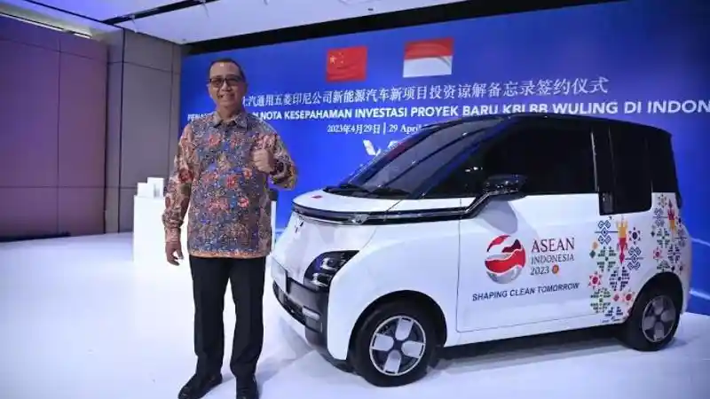 Foto - Wuling Serahkan 150 Air EV Long Range Untuk KTT ASEAN, Ada Ciri Khas Betawi