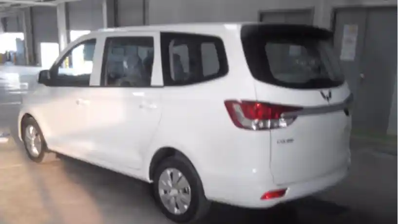 Foto - SPY SHOT: Bagian Belakang Wuling Model Termurah Terlihat di Pabrik