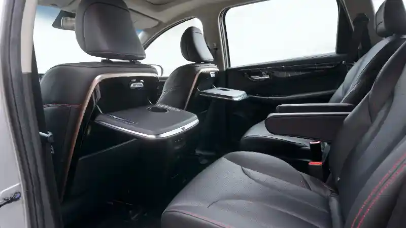 Foto - Wuling New Cortez, Smart MPV Dengan WIND dan IoV