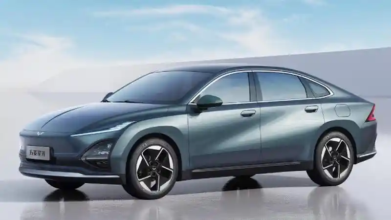 Berita - Ini Dia Wuling Starlight, Sedan PHEV Yang Bakal Diluncurkan Akhir 2023