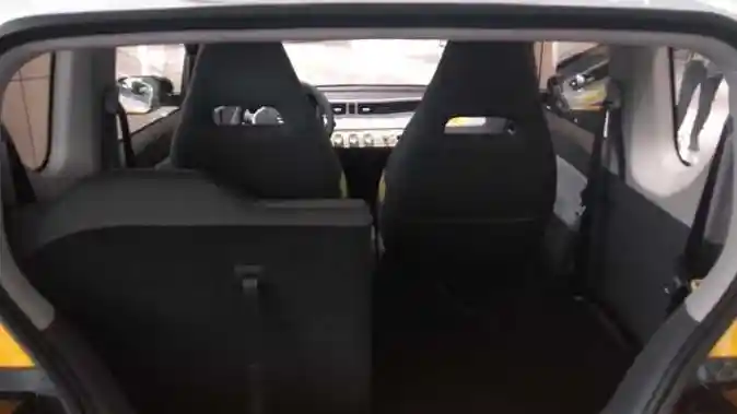 Foto - Wuling Mini EV Nongol Di Wuling Centre. Kode Keras Masuk Indonesia.