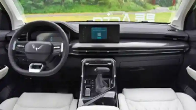 Foto - Perbandingan Dimensi Wuling Xingchen Dengan Honda HR-V, Harganya Juga Jauh Lebih Murah