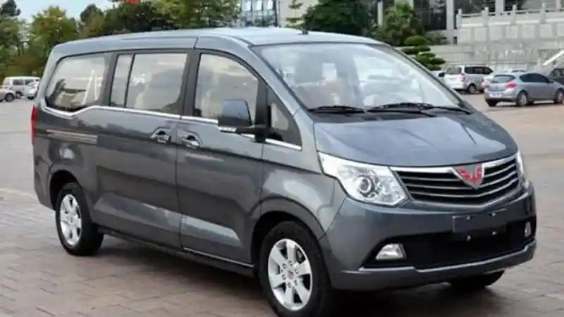 Foto - Resmi Dijual di Tiongkok, MPV 9 Penumpang Wuling Dipasarkan Setara Rp 200 Jutaan