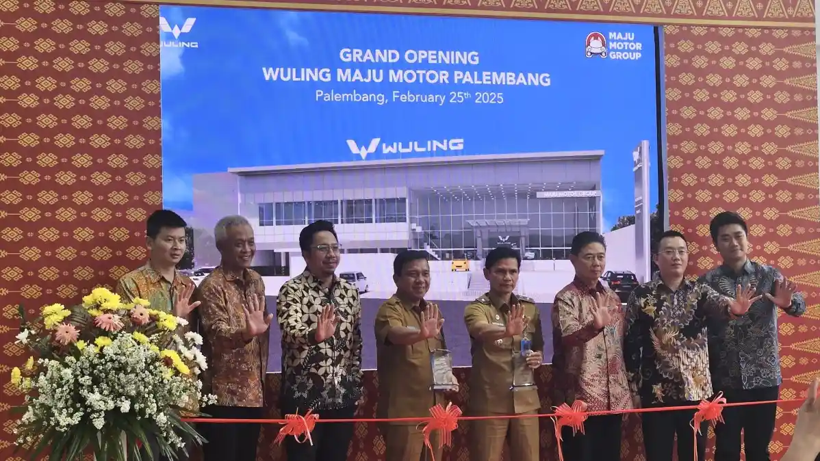Foto - Genjot Kualitas Dan Layanan, Wuling Kembali Resmikan Dealer Silver Logo