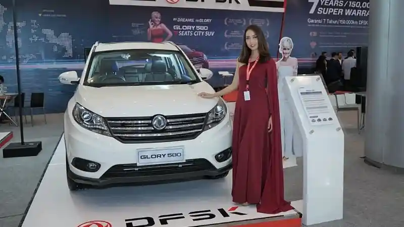 Berita - DFSK Genjot Promo Surabaya, Bisa Cicil Glory 580 Selama 7 Tahun