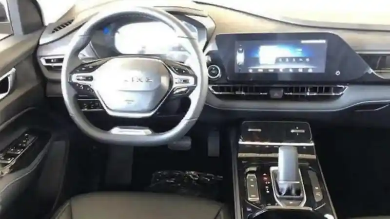 Foto - Masih Penasaran Dengan MPV Mewah Wuling? Ini Dia Penampakannya