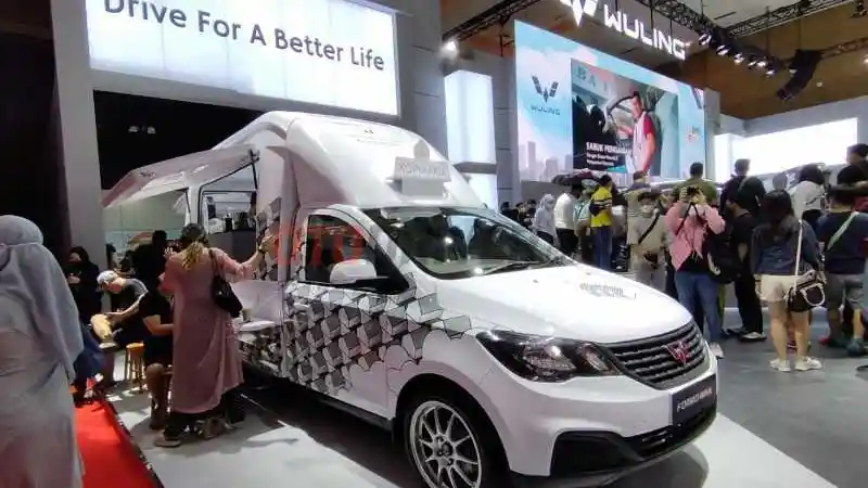 Foto - Wuling Hadir Full Team di Ajang IIMS 2023