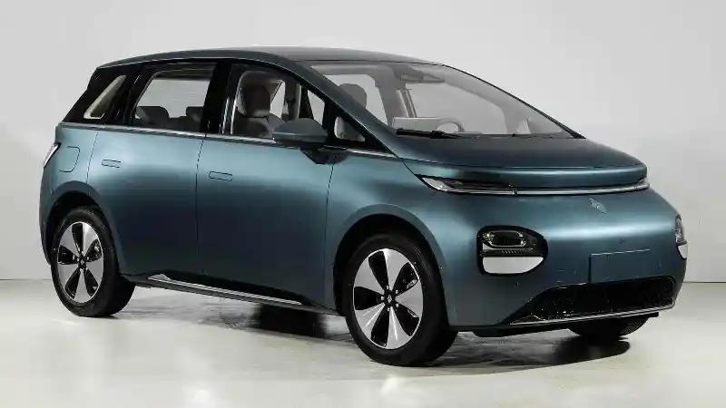 Foto - Wuling Daftarkan 3 Paten Mobil Listrik Barunya