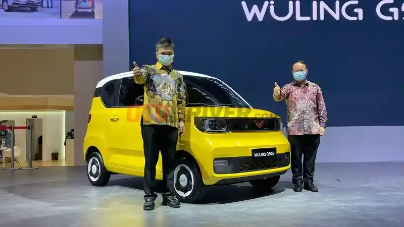 Foto - Wuling Motors Pamerkan Dua Mobil Listrik Mini Yang Bakal Diproduksi di Indonesia
