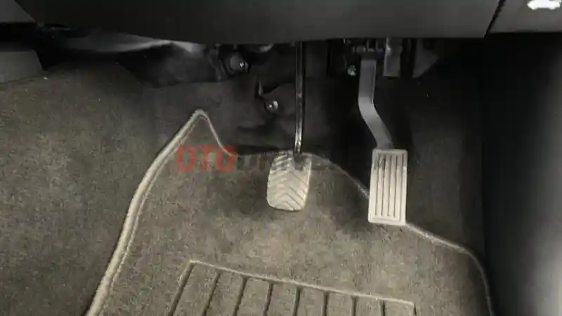 Foto - Mengenal Transmisi Confero Manual Tapi Tanpa Pedal Kopling