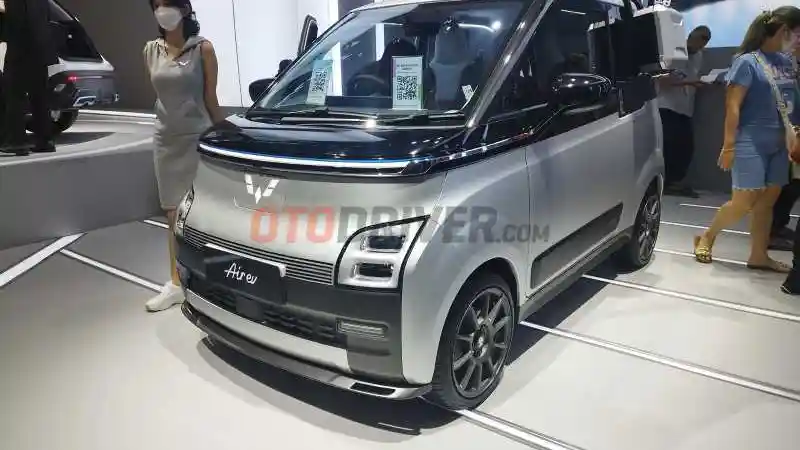 Foto - Wuling Hadir Full Team di Ajang IIMS 2023