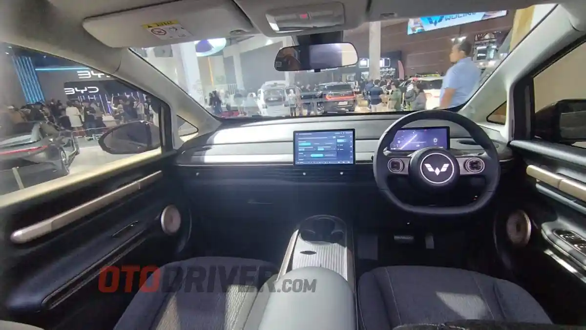 Foto - Setahun Wuling Cloud EV, Pelopor Sofa Di Kabin