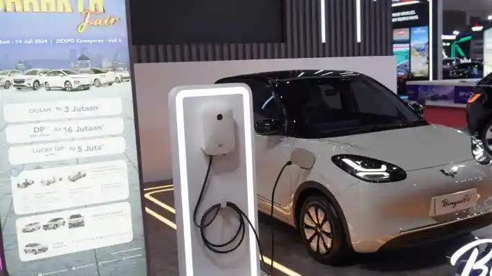Foto - Wuling Boyong Lima Produk Dan Berikan Promo Menarik Di Pameran Legendaris Jakarta Fair 2024