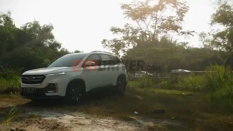 Foto - Mudik in Style 2019: Belasan Jam Dengan Almaz dari Jakarta Sampai Kampung Halaman