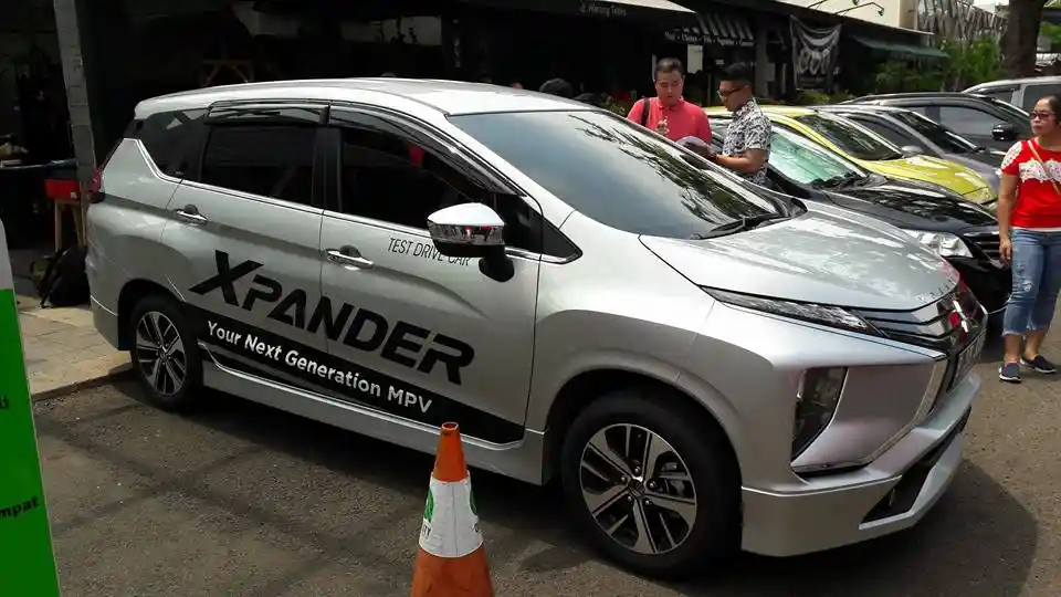 Foto - Pasang Head Unit Ekstra Besar Untuk Xpander Siapkan Lebih Dari RP 5 Juta