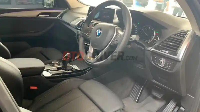 Foto - FIRST DRIVE: BMW X3 sDrive 20i 2019