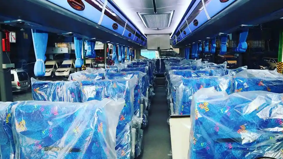 Foto - New Evolander HDD dari Karoseri New Armada Perkuat Armada Terbaru Blue Bird Group