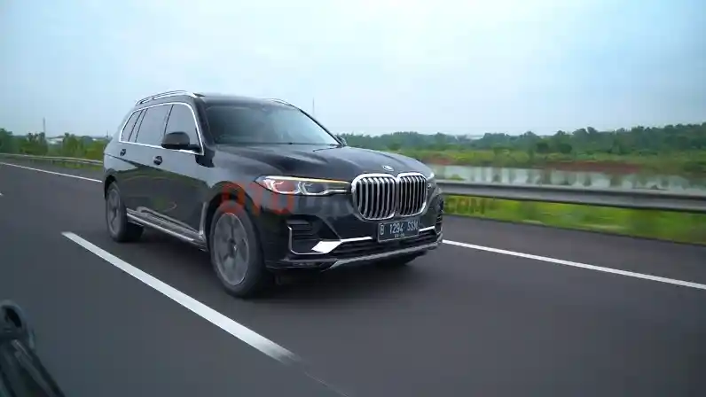 Berita - BMW X7 Akan Di-Recall Terkait Masalah Jok Baris Ketiga