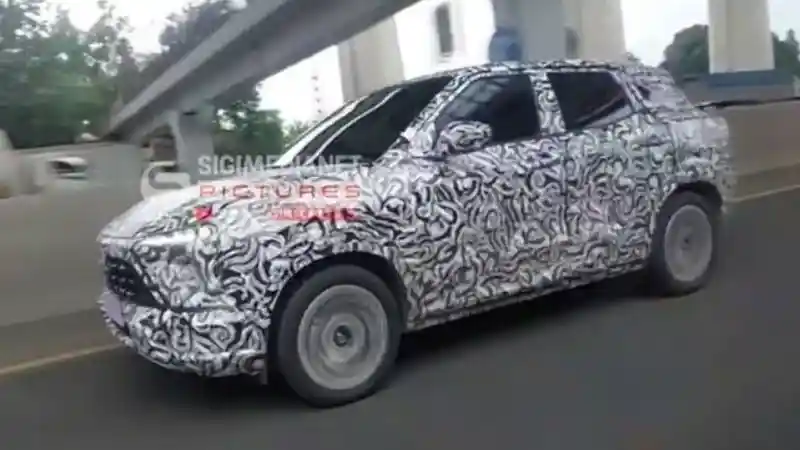 Foto - Seberapa Mirip Mitsubishi XFC Concept dengan Versi Produksi?