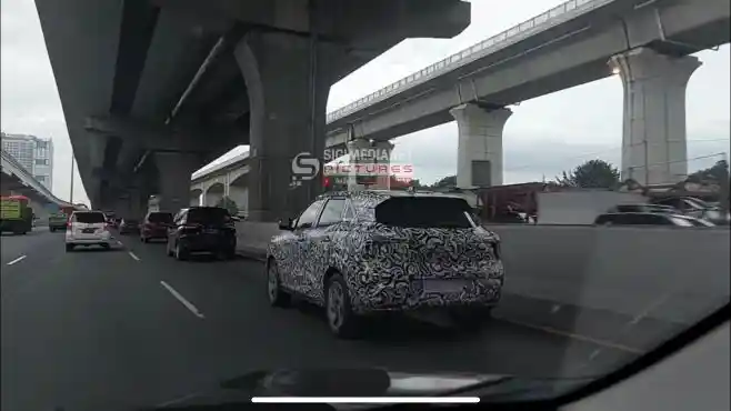 Foto - Destinator Nama Versi Massal Mitsubishi XFC Concept?