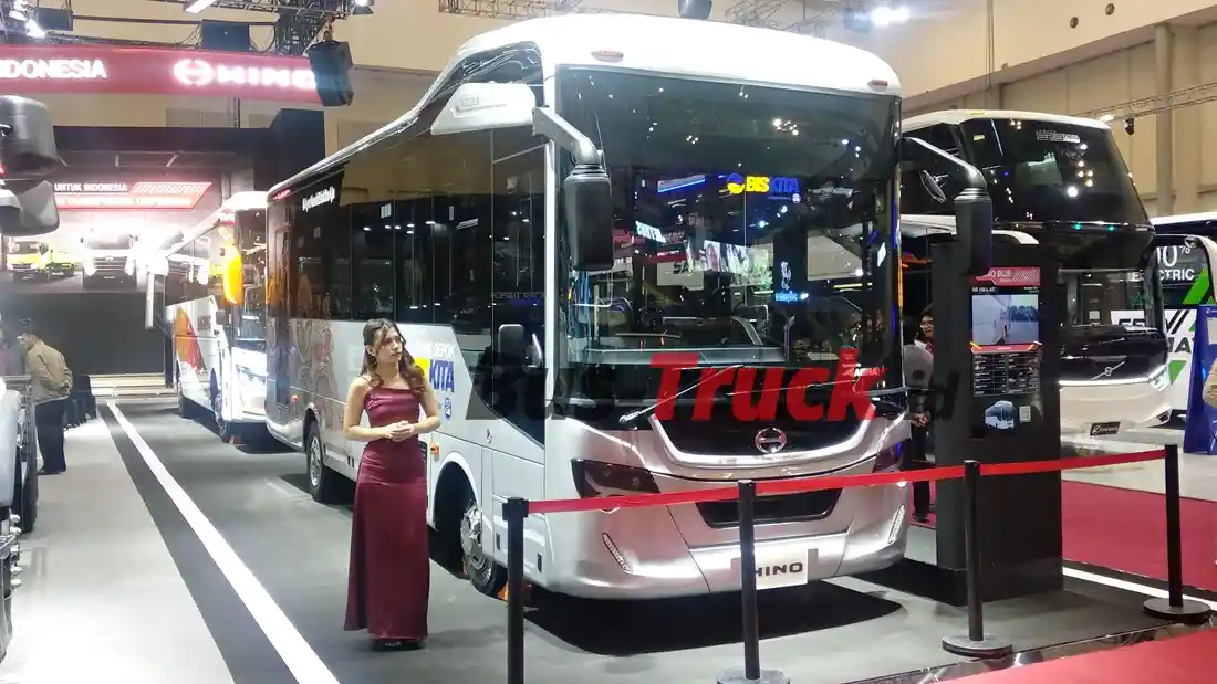 Foto - GIIAS 2024: Tampilan Medium Bus Makin Maksimum