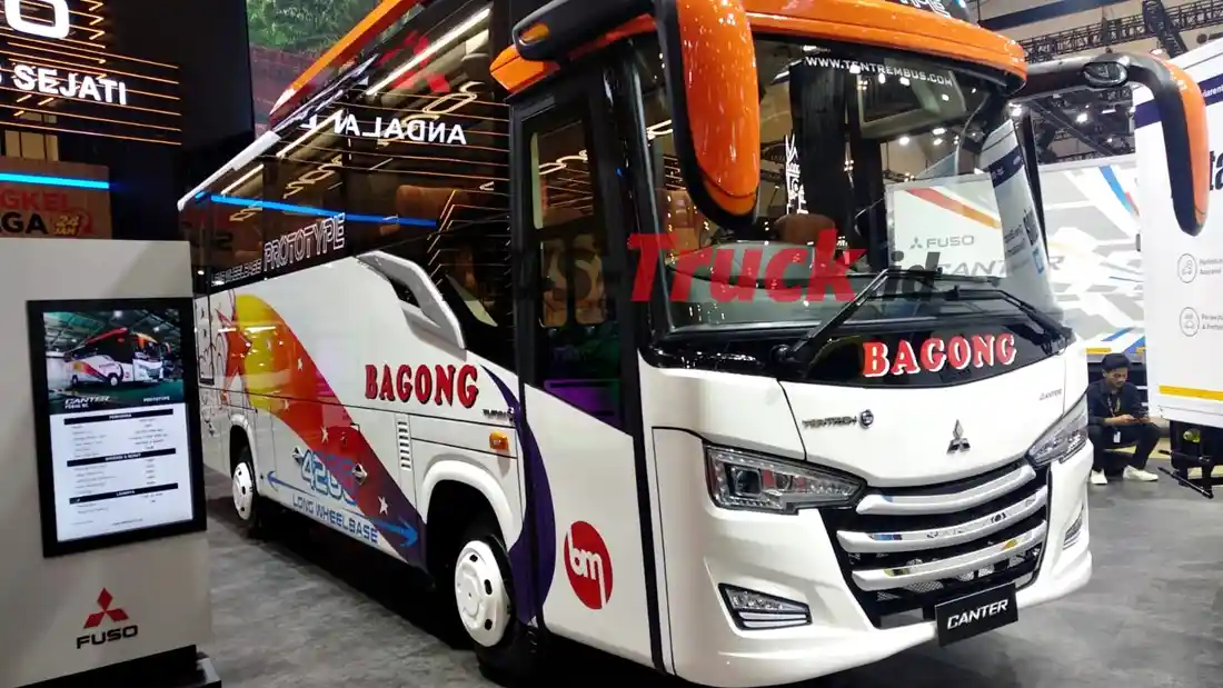 Foto - GIIAS 2024: Tampilan Medium Bus Makin Maksimum