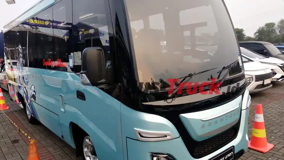 Foto - GIIAS 2024: Tampilan Medium Bus Makin Maksimum