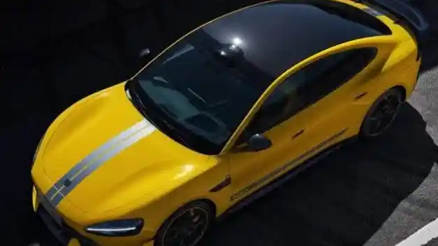 Foto - Xiaomi Siap Jual Sedan Berperforma Tinggi SU7 Ultra, Peluncurannya Berbarengan Dengan Ponsel Xiaomi 15 Ultra