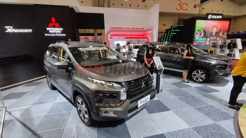 Foto - Komparsi Dimensi Dan Mesin Chery Tiggo 8 vs Mitsubishi Xpander Cross vs Hyundai Stargazer X vs Honda BR-V