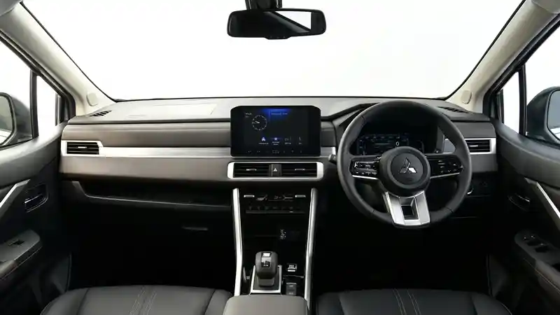 Foto - Inilah Fakta Mitsubishi Xpander HEV dan Cross HEV Versi Thailand 