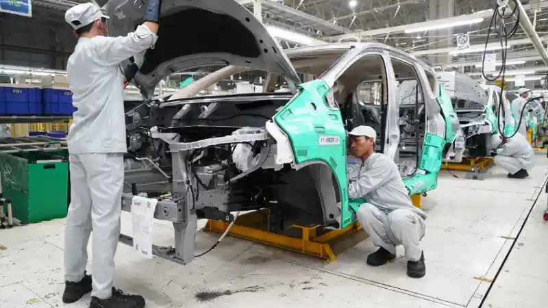 Foto - Harga Xpander Bisa Turun Saat Pakai Mesin Buatan Nissan?