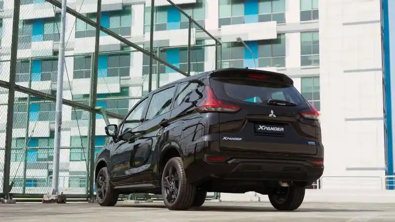 Foto - Mitsubishi Xpander Rockford Fosgate Black Edition, Meluncur Dengan Sentuhan Sangar Berkelir Hitam Bak Darth Vader