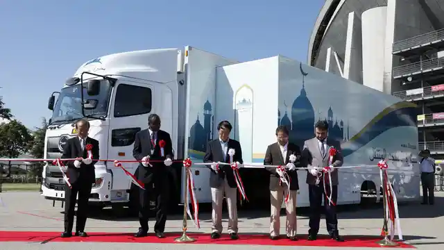 Berita - Truk Hino500 Ini Disulap Jadi Masjid Berjalan untuk Sambut Olimpiade Musim Panas 2020