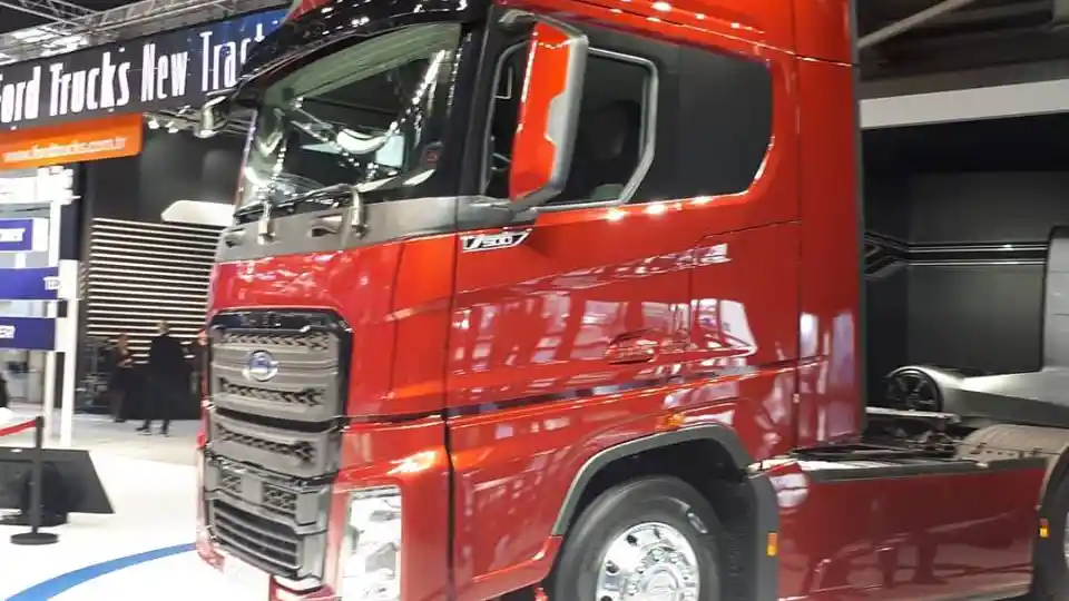 Foto - Ford Luncurkan Tractor Head Terbaru di Pameran IAA 2018 Hannover