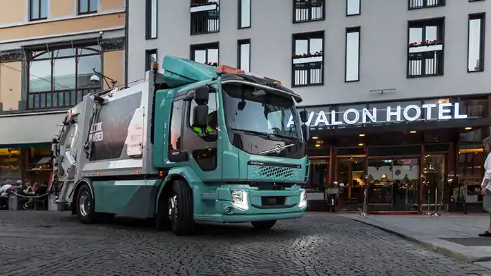 Foto - Volvo Trucks Kirim Truk Listrik ke 3 Konsumen Pertamanya di Swedia