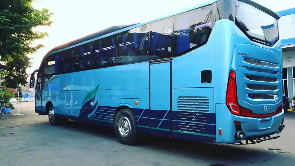 Foto - New Evolander HDD dari Karoseri New Armada Perkuat Armada Terbaru Blue Bird Group