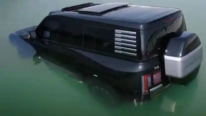 Mobil Listrik - Pesaing G-Class, BYD YangWang U8 Bisa Mengapung di Air