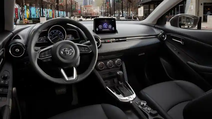 Foto - Toyota Yaris Sedan Versi Amerika Ternyata Jelmaan Mazda 2 Sedan