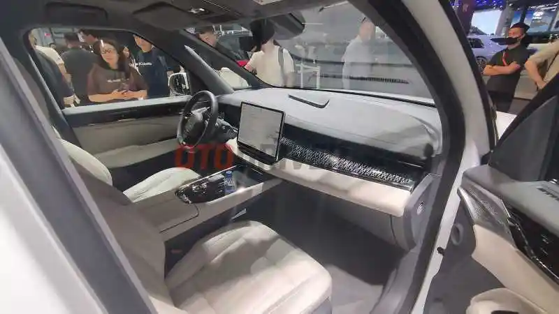 Foto - Zeekr 009, Sosok MPV EV Yang Tengah Dibidik Masuk Indonesia