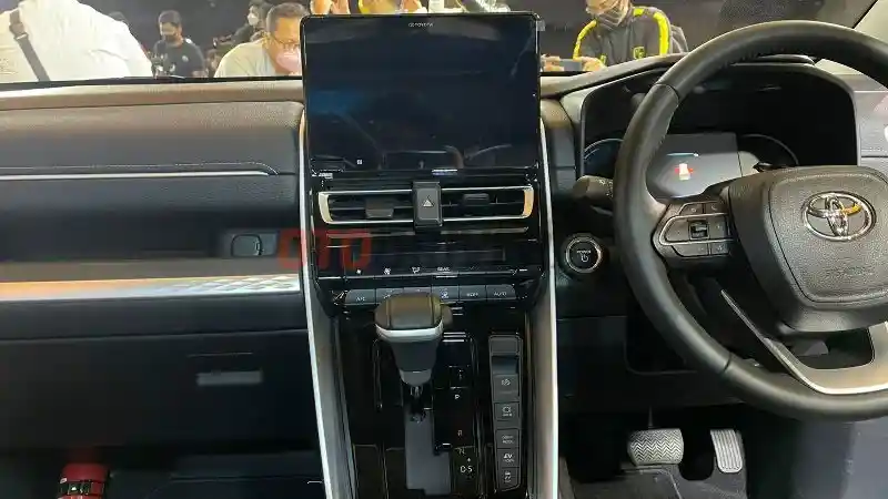 Foto - Begini Nasib Innova Diesel Selepas Kehadiran Innova Zenix Hybrid