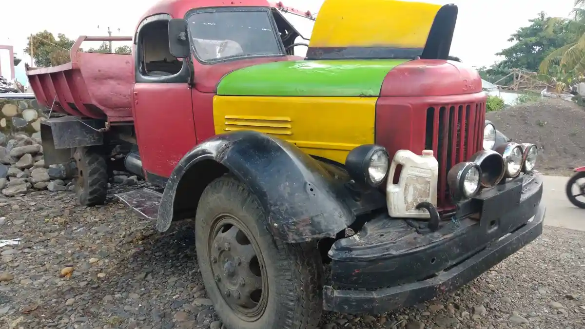 Truk - Truk ZIL-164, Si Buaya Jonggol