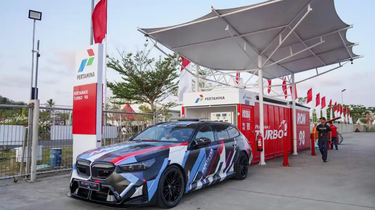 Berita - BMW M5 Touring Jadi Safety Car MotoGP, Gunakan BBM RON 98