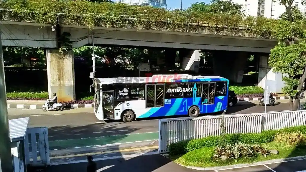 Bus - Transjakarta Tambah Golongan Penumpang Gratis, Salah Satunya Pencari Kerja