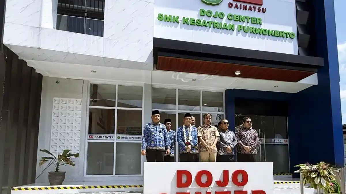 Berita - Daihatsu Lengkapi SMK Di Purwokerto Dengan Fasilitas Berstandar Pabrikan