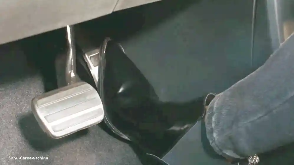 Berita - Tahun 2027 Mobil Listrik Buatan Tiongkok Wajib Satu Pedal, Ini Penyebabnya