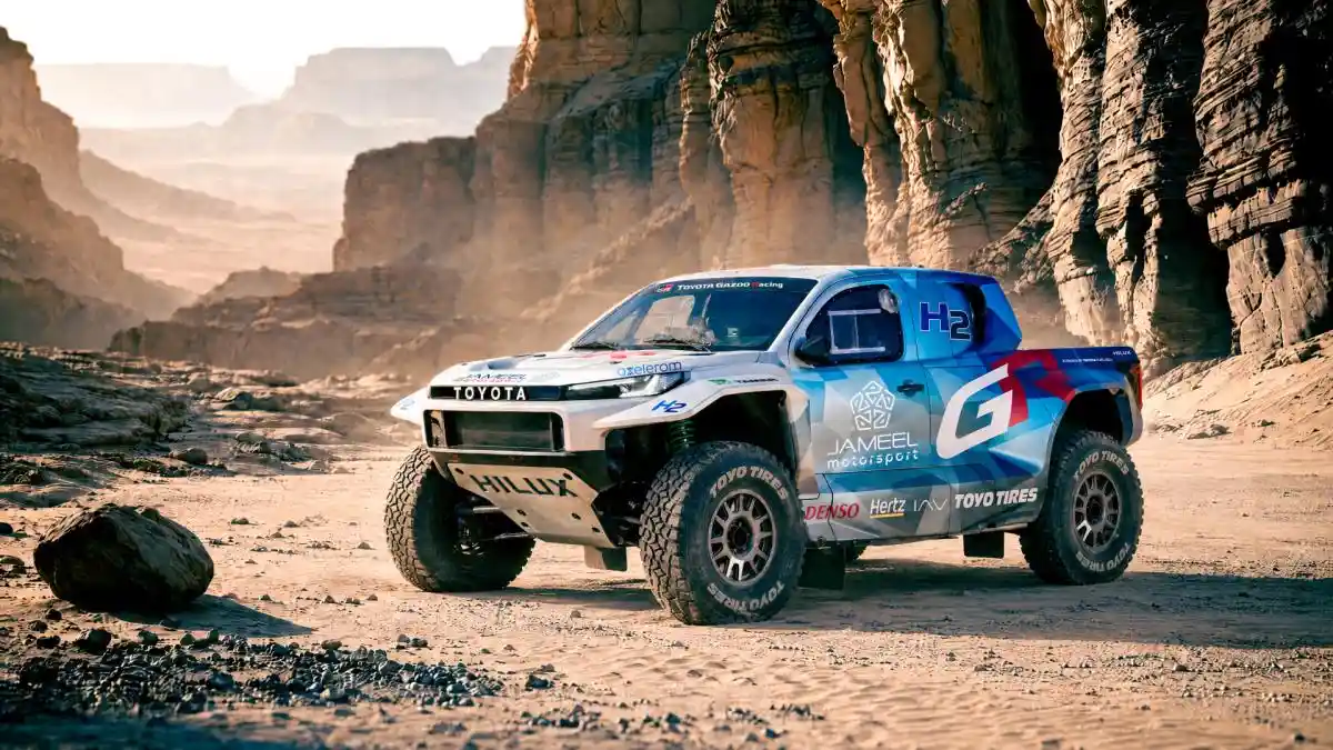 Pikap - Toyota Hilux Ikut Dakkar Rally Lagi Pakai Teknologi Fuel Cell