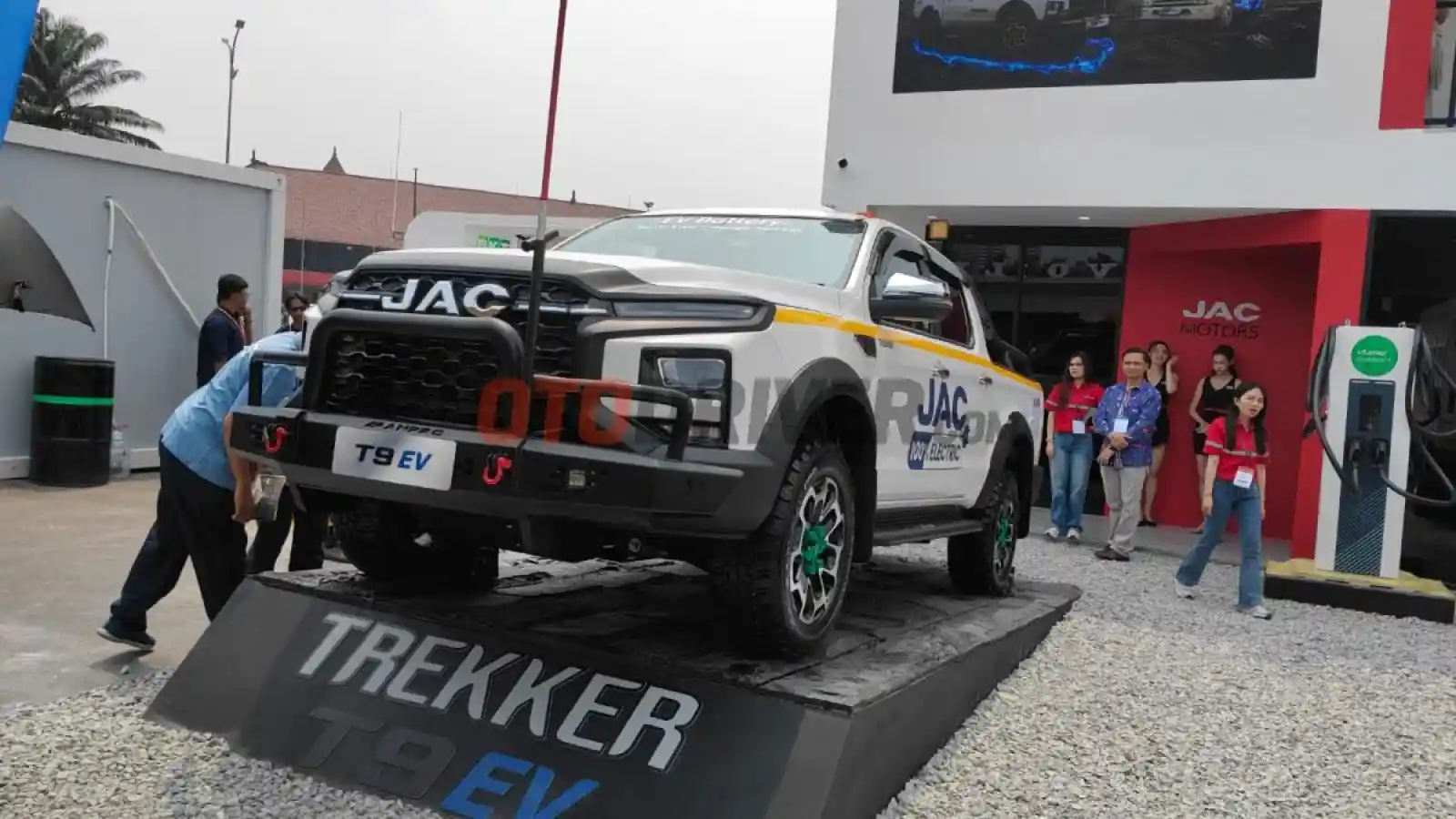 Berita - JAC Trekker T9 EV Dijual Rp 800 Jutaan, Double Cabin Listrik Untuk Tambang