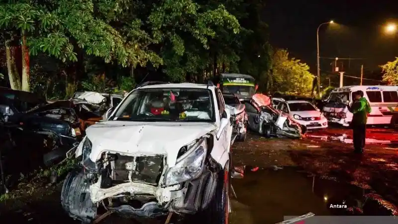 Tips - Tabrakan Beruntun Bisa Dihindari Dengan Menjaga Emosi
