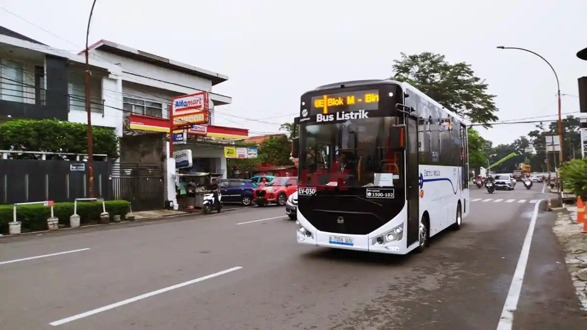 Bus - Ternyata Ini Masalah Bus Medium Listrik Belum Dioperasikan Transjakarta